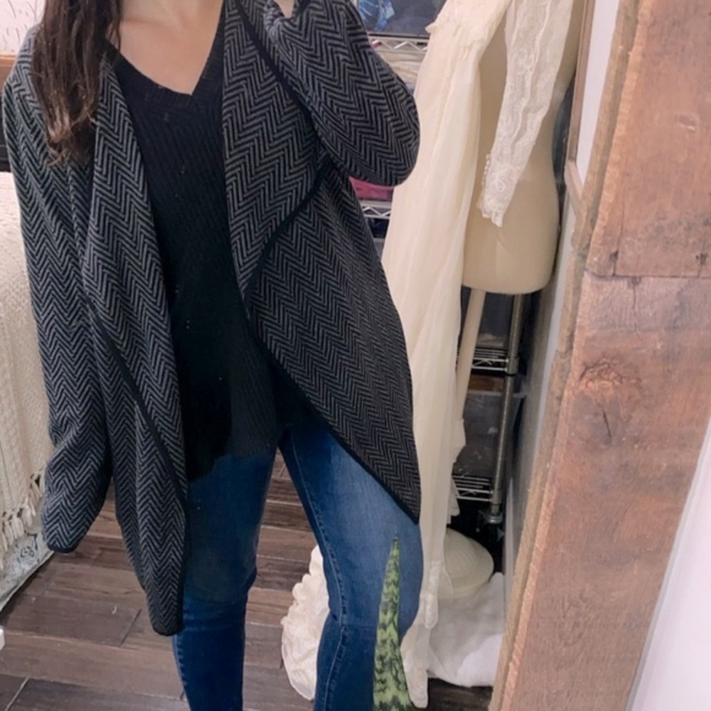 Vince Camuto grey knit sweater cardigan size large